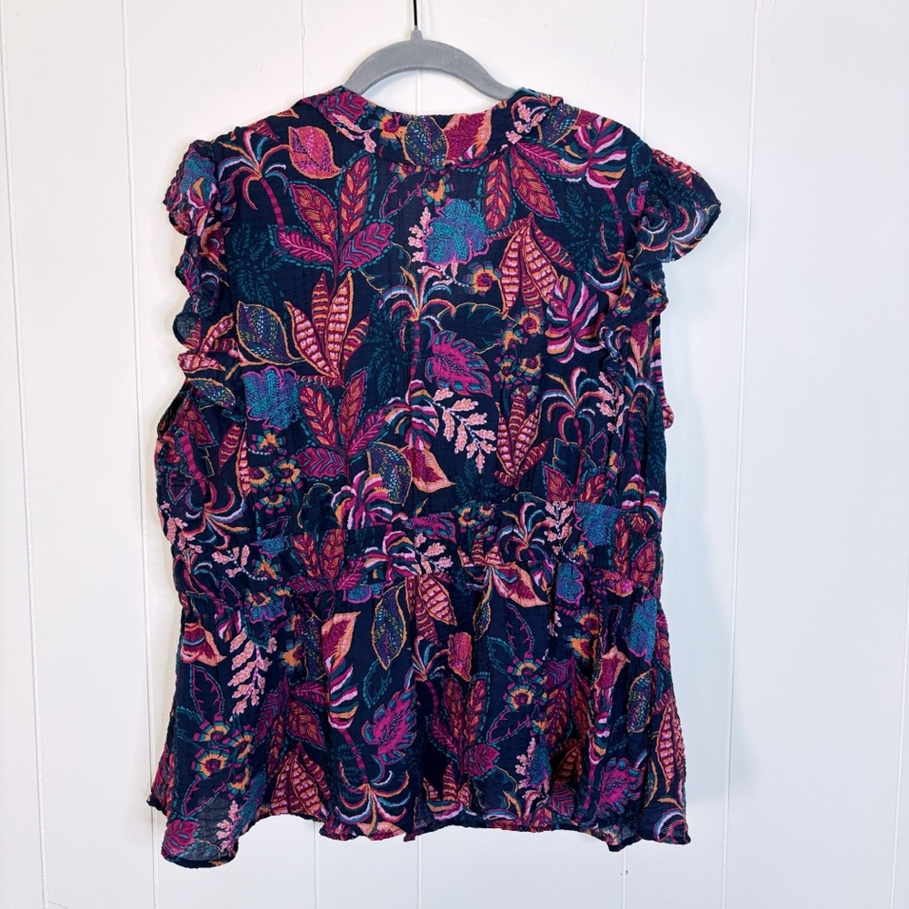 Women’s Floral Ruffle V-Neck Top in Navy and Pink - Picture 3 of 8